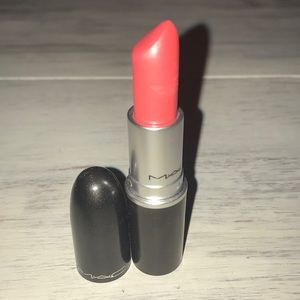 MAC Cremesheen Lipstick “Flocking Fabulous”
